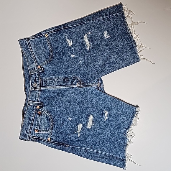Levi’s 501 Distressed Denim Cutoff Shorts Women’s 30 Raw Hem Ripped Button Fly - Picture 1 of 8
